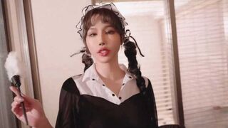 辛尤里粗爆性交：征服坏女仆，激情征服之旅