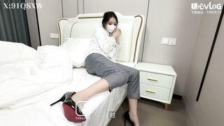 网红巨乳颜值女神【情深叉喔】合租室友肉体勾引_情深蜜穴发情时刻_精液完美中出灌满小穴_#新片速递